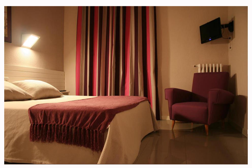 Hotel Fidalgo Calamocha Room photo